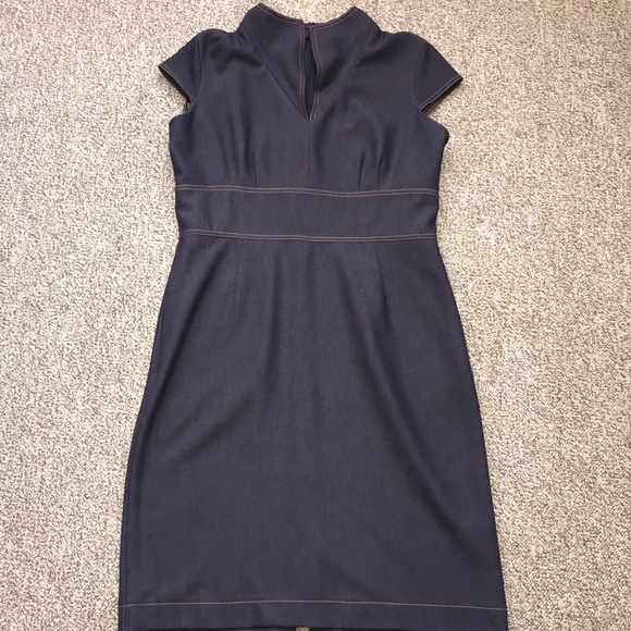 Ellen Tracy Dresses & Skirts - Ellen Tracy Sleeveless Navy Sheath Dress X2